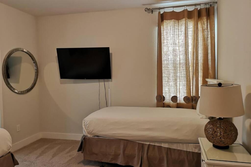 Luxurious Modern Villa Near Disney With Theater, Pool And Spa In Encore Resort At Reunion オーランド エクステリア 写真
