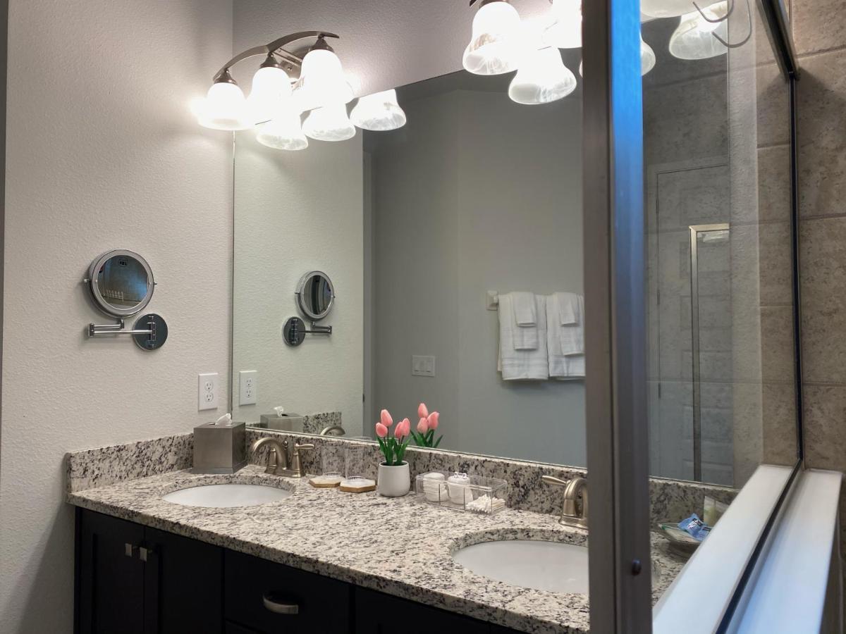 Luxurious Modern Villa Near Disney With Theater, Pool And Spa In Encore Resort At Reunion オーランド エクステリア 写真